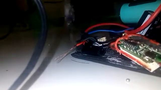 Soldering an wire to SMD component! смотреть онлайн
