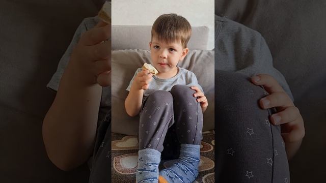 Любит бутерброды с маслом смотреть онлайн