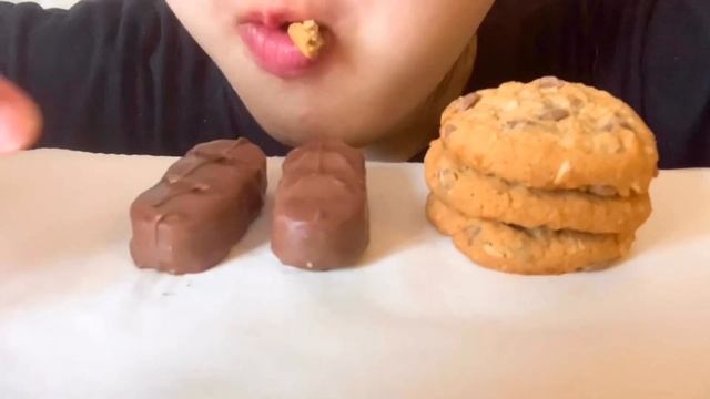 [먹방] Bounty Chocolate mukbang 초콜릿 리얼사운드 шоколад мукбанг смотреть онлайн