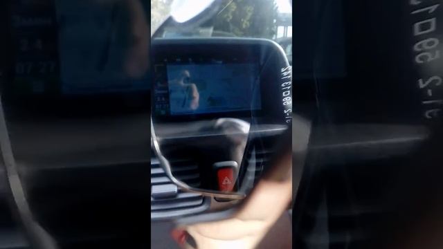 Солнцезащитные очки и экран планшета в авто смотреть онлайн