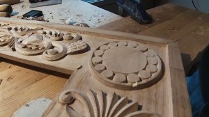 Резьба по дереву: киоты для икон, покрытие лаком