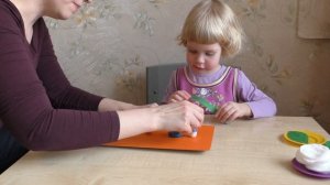 Цветок. Поделки для детей 4, 5, 6 и 7 лет. Аппликация из ватных дисков и цветной бумаги.