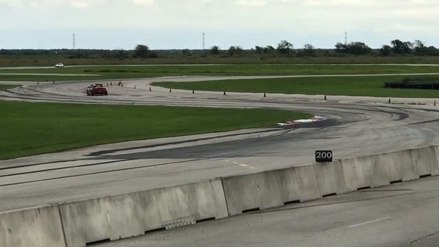 The Drivers Edge @ MSRH - 09/2016 - Bouncing around through T1 смотреть онлайн