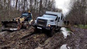 Урал Некст VS Трактор HIDROMEK,ГАЗ Садко Некст,УАЗ-3151 на военных мостах и 35 симаках.