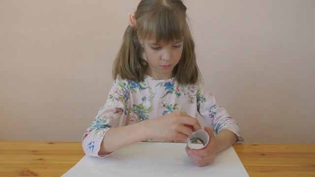 Солдат. Как сделать поделку из втулки и цветной бумаги на 23 февраля своими руками? смотреть онлайн
