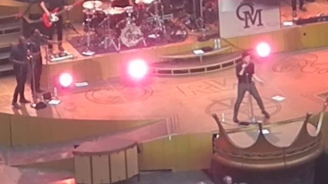 Troublemaker - Olly Murs live in Milan HD смотреть онлайн