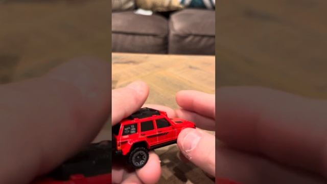 Hot Wheels 2022 P Case 95 Jeep Cherokee смотреть онлайн