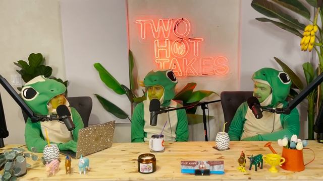 Take 'em w/ a Grain of Salt.. ft. Therapy Gecko || Two Hot Takes Podcast || Reddit Stories смотреть онлайн