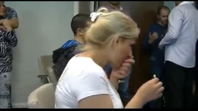 Изцелена от болки в гърлото-Слава на Исус! смотреть онлайн