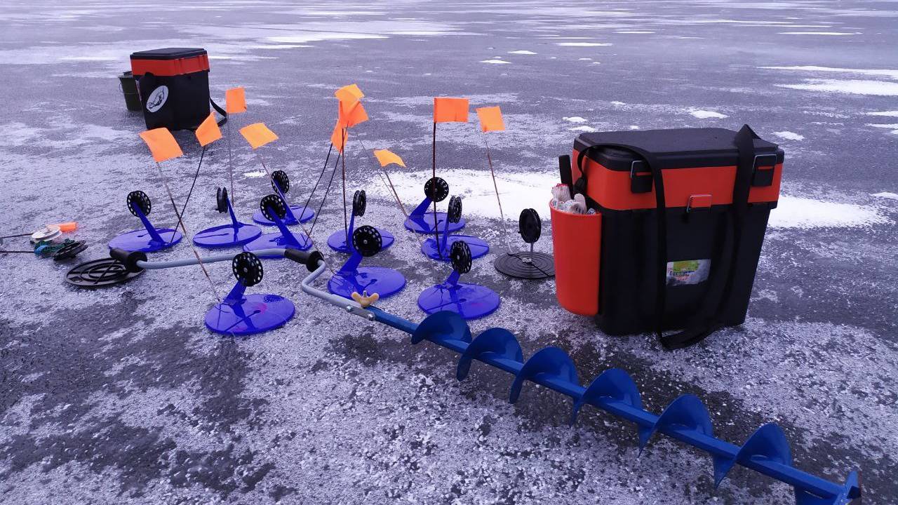 Зимняя рыбалка.Жерлицы срабатываю без перерыва.Жор щуки зимой. смотреть онлайн