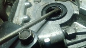 Замена сальника правого привода  самому на АКПП Хундай Гетц