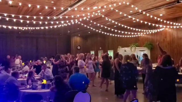 Barn Wedding Gig Video 300 guests (DJ Big T) смотреть онлайн