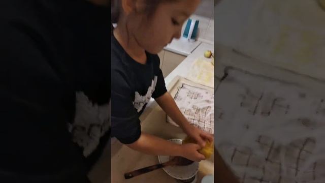 Амина моет посуду смотреть онлайн