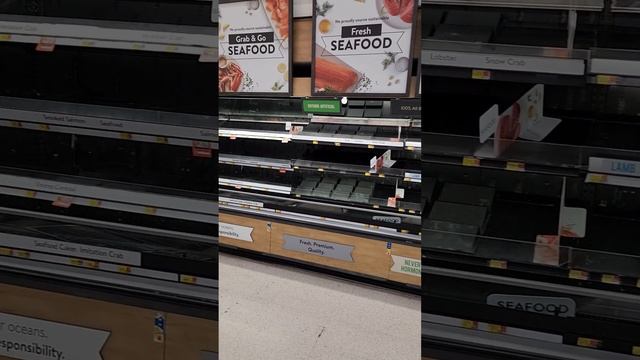 ЧТО БЫ ЭТО ЗНАЧИЛО ? ПУСТЫЕ ПРИЛАВКИ В ВЭЛМАРТЕ ... смотреть онлайн