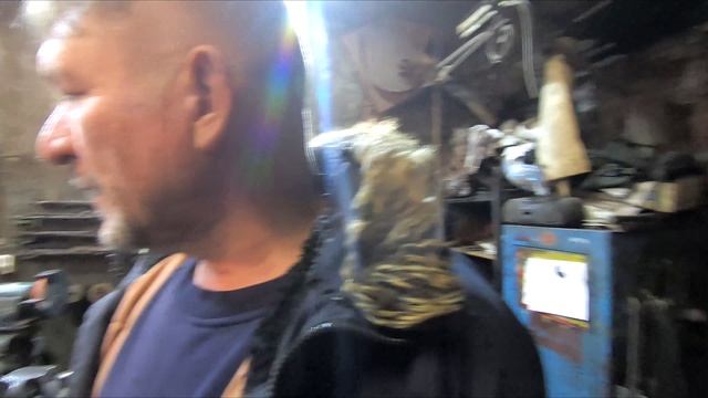 Экскурсия в настоящую кузницу смотреть онлайн