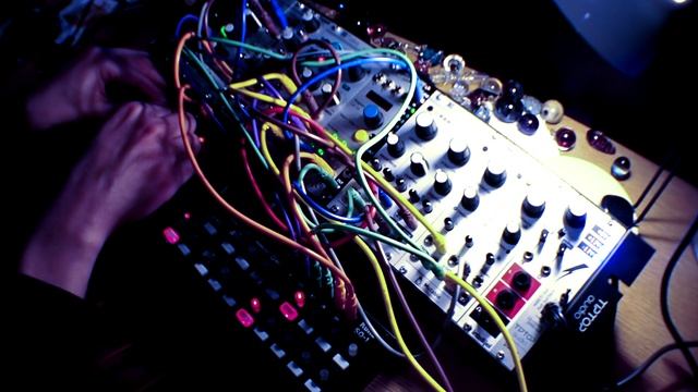 Modular Noodlings 14: Modular+Korg Volca Drum смотреть онлайн