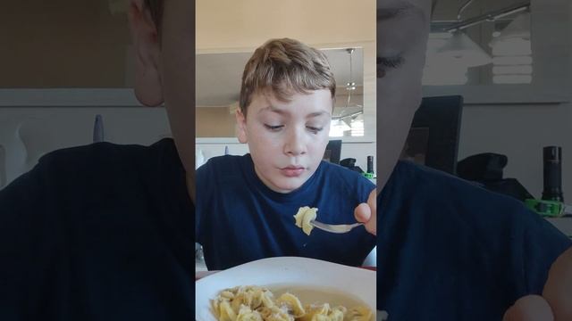 mangio tortellini in brodo смотреть онлайн