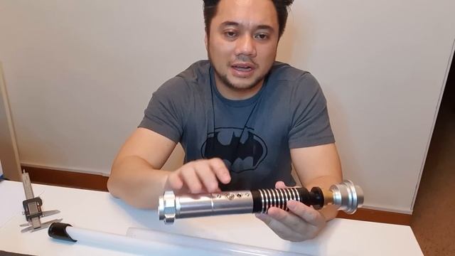 I bought a Luke Skywalker Lightsaber from WUHAN!! смотреть онлайн