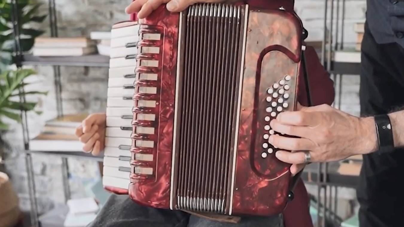 Французский аккордеон__Романтическая французская инструментальная музыка в кафе