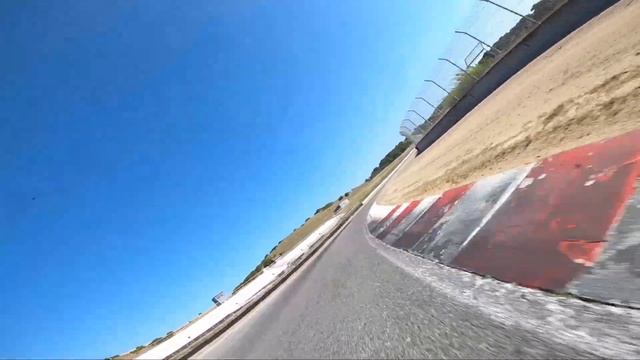 Blue caught up with me at Laguna Seca 4-16-2021 | BMW S1000RR | Metzeler TD Slicks | GoPro Hero 8 смотреть онлайн