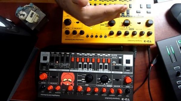 Behringer TD-3 "Red Devil" Mod compare to a TD-3 Acid Master original