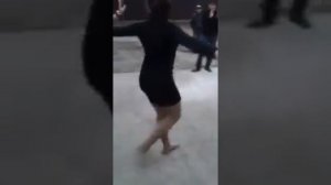 Кавказский Переулок Чеченка Танцует Лезгинку