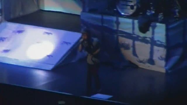 Selena Gomez Stars Dance Concert 2013