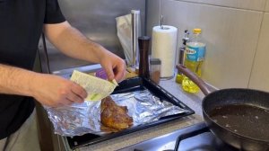 СВИНАЯ КОРЕЙКА на Сковороде и в Духовке! Очень Нежное Мясо, Простой Рецепт, Очень Вкусно!