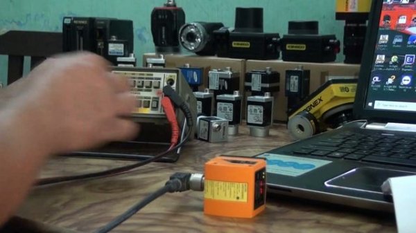 IFM Photoelectric distance sensor model O1D100