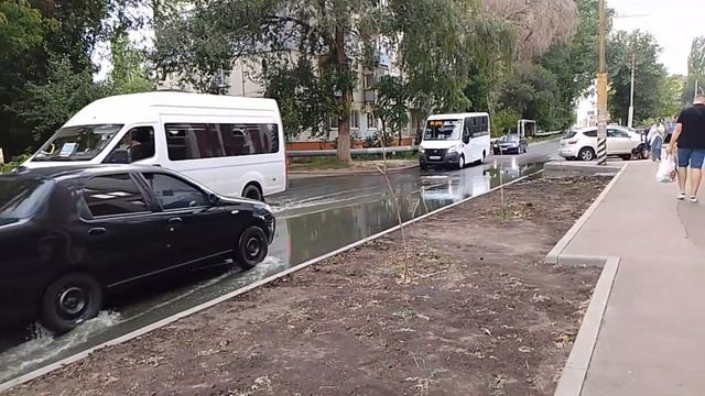 Энгельс Протечка канализации почти каждый день.27.06 - 28.06.2024.Ул.Максима Горького и Ул.Хартурин смотреть онлайн