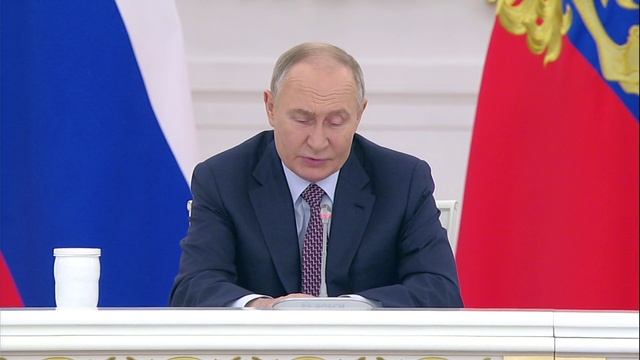 Путин провёл в Кремле заседание Госсовета, посвящённое вопросам поддержки семей в РФ смотреть онлайн