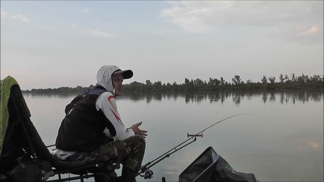 С фидером на реке. Ловля разнорыбицы смотреть онлайн