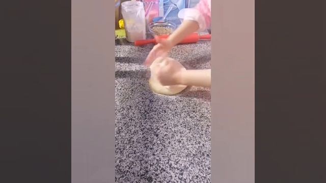 أفضل واسهل سينابون رول The best and the easiest Cinnabon Roll смотреть онлайн