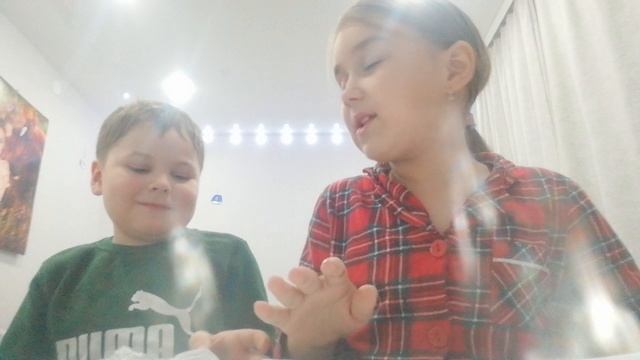 рисуем чек и фигнёй занимаемся естественно хотели поиграть в roblox но не получилось смотреть онлайн