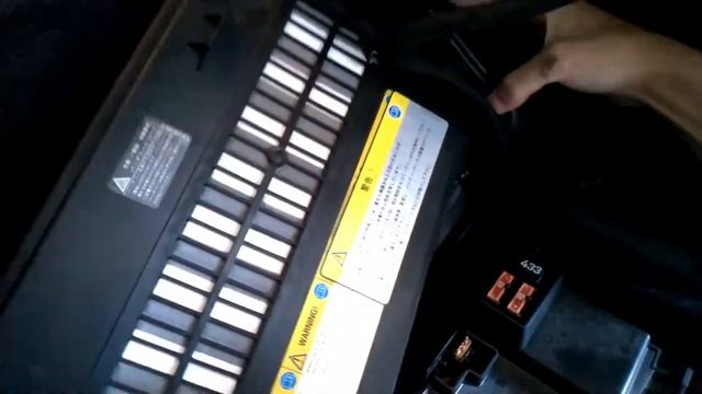 How to change Porsche Cayenne battery. Save xxx dollar! カイエンのバッテリー交換を詳しく紹介。お店作業とDIYの価格比較もしました。 смотреть онлайн