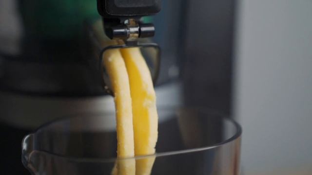 Panasonic Slow Juicer MJ-L700: Home-made Mango Coconut Sorbet смотреть онлайн