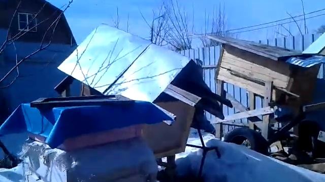 Колодное пчеловодство. Фильм первый. Первые вылеты из колод после зимовки конец марта 18 смотреть онлайн