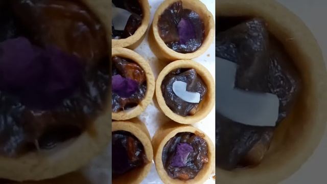 ROUNDS CHOCOLATE WITH DATES смотреть онлайн