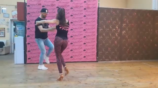 Salsa club Flamingo - salsa cubana - начинаещи смотреть онлайн