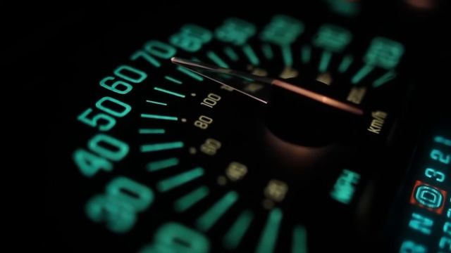 Digital speedometer as it accelerates смотреть онлайн