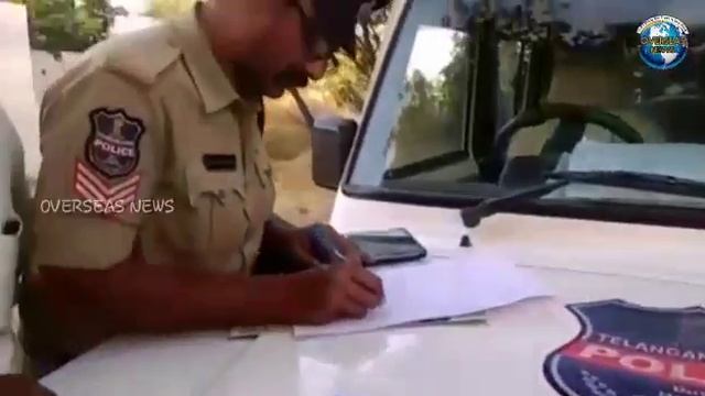 Cash Seized During Vehicle Checking in Medak | Telangana Assembly Elections | Overseas News смотреть онлайн