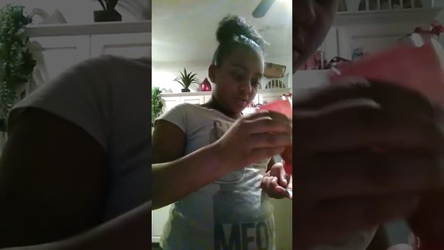 Trying ketchup musted sriracha смотреть онлайн