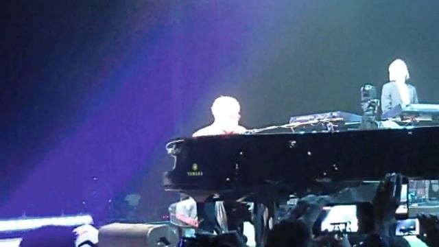 Elton John - Your song - Halle Tony Garnier, Lyon 2013 смотреть онлайн
