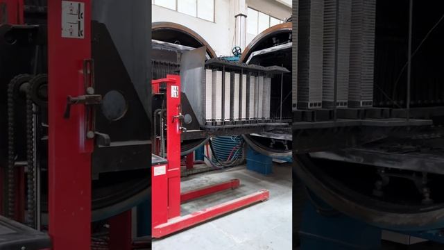 Take a look at the vacuum brazing process of air cooled radiator aluminum core Put it into the vacu смотреть онлайн