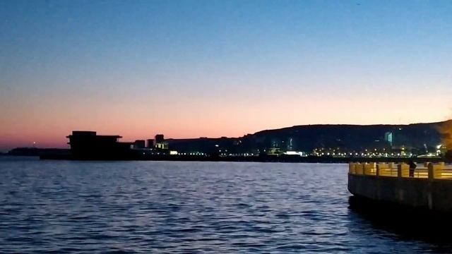#baku #nightlife #eveningwalk #azerbaijan #fresh #sunset #music #ship #bakuboulevard смотреть онлайн