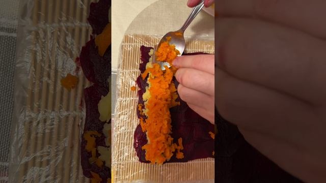 Салат по шубой в виде роллов #салат #салатподшубой #shorts #готовка #новогоднийсалат #вкусно #еда