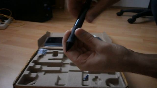 Huion 580 graphics tablet - unboxing смотреть онлайн