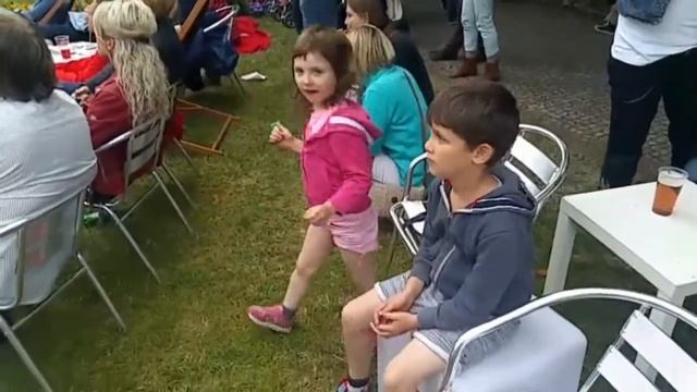 What to do to for a kids in the Karlovy Vary Film Festival. смотреть онлайн