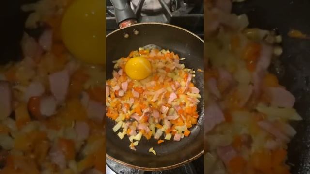 ВСЕМИ ЛЮБИМАЯ ПОЛЕЗНАЯ ГЛАЗУНЬЯ С БЕКОНОМ. ОЧЕНЬ ВКУСНО.КУШАЙТЕ С УЛЫБКОЙ И НАСЛАЖДЕНИЕМ. #еда смотреть онлайн