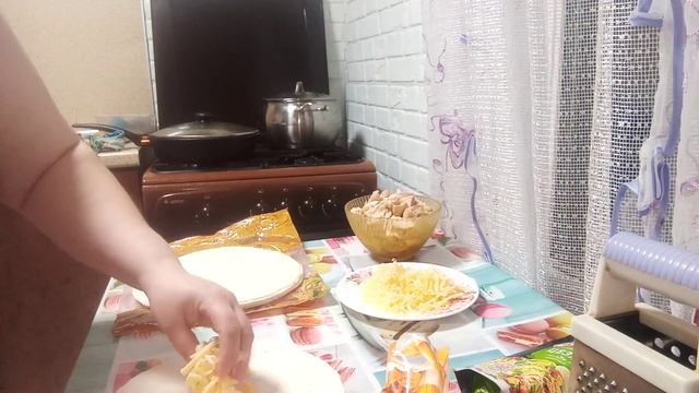 Тесадилья с курицей. смотреть онлайн